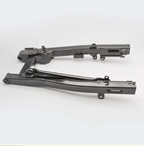 Motorcycle swingarm with frame-side pivot eyes on the left and rear axle slots on the right